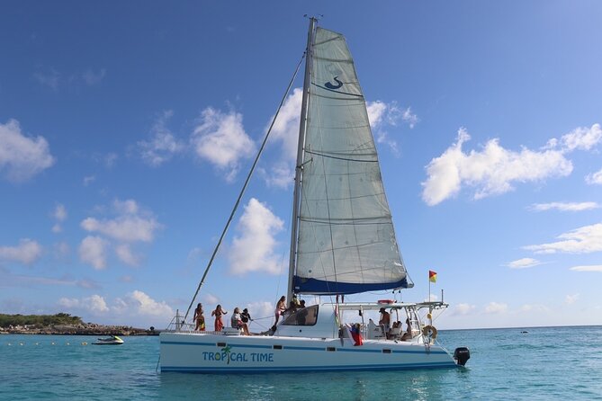 Best Sailing Catamaran, Beach and Snorkel - Cruise Ship Friendly - Beach time, floating-bar breaks, and changing plans