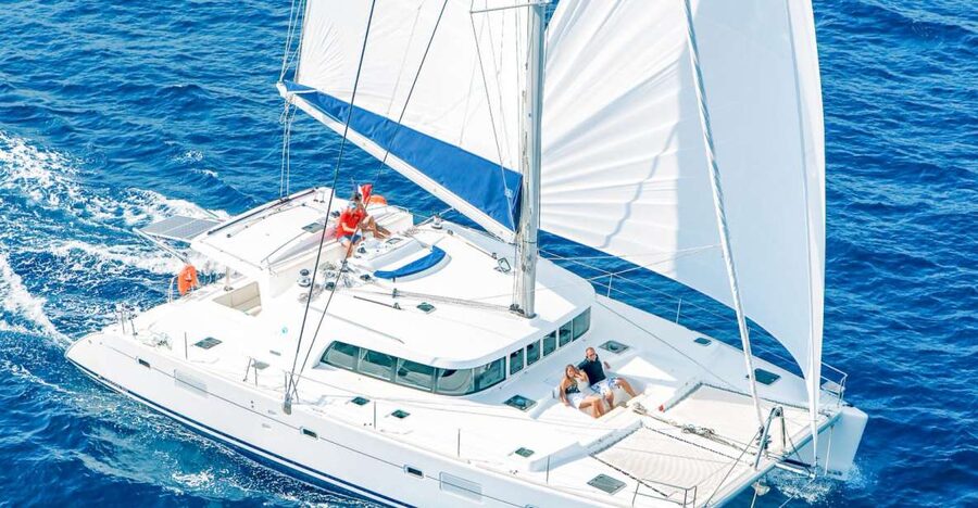 Big Island: Luxury Catamaran Trip along the Kona Coast - Choosing between Pawai Bay and Makalawena