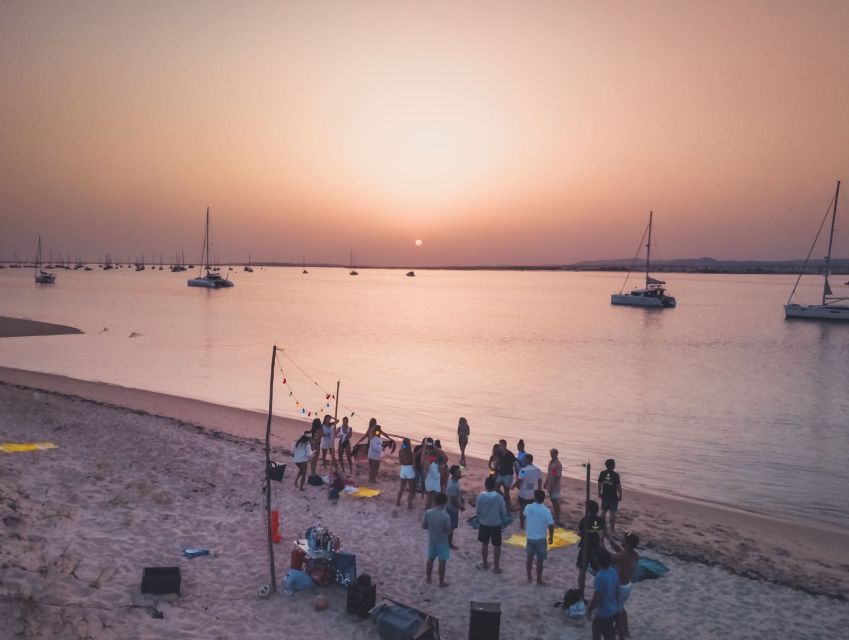 Boat in Algarve - Luxury Catamaran - Portimão - Ferragudo, Praia da Rocha, and Ponta João d’Arens