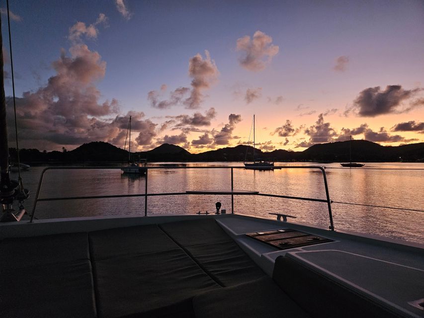 Bonifacio: sunset catamaran trip and aperitif - What this Bonifacio evening cruise actually offers