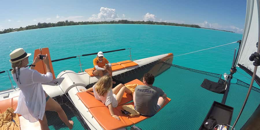 Bora Bora: Half Day Catamaran Sailing & Snorkelling - Paradise Bay and the floating bar