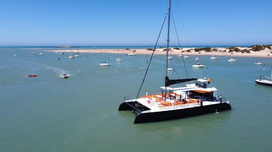 Cádiz: Bay of Cádiz Catamaran Tour with Host - Key points at a glance