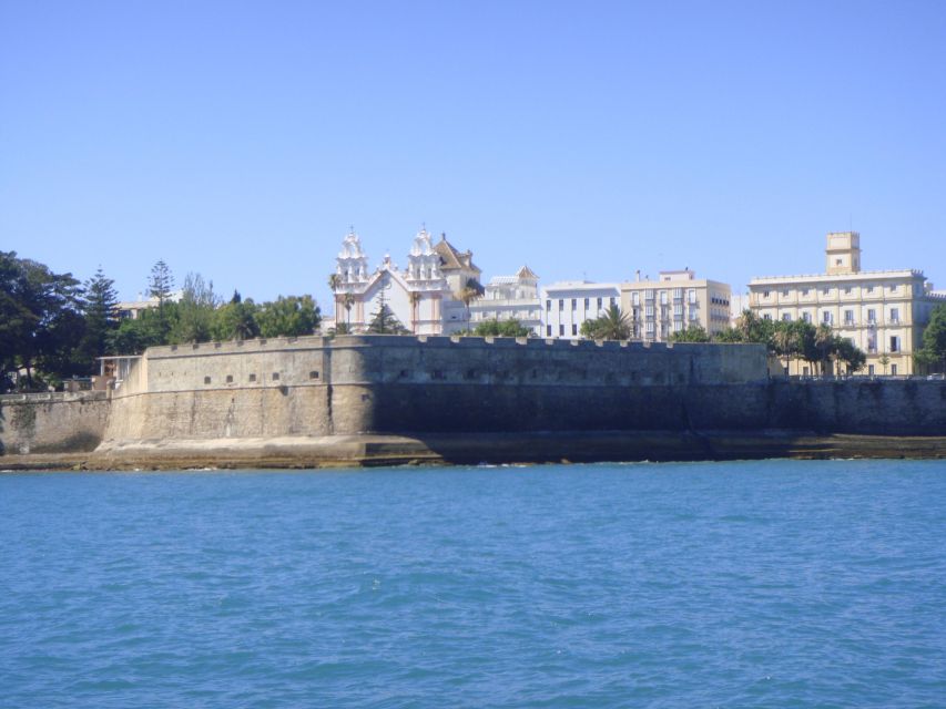 Cádiz: Bay of Cádiz Catamaran Tour with Host - Who will enjoy this catamaran most?