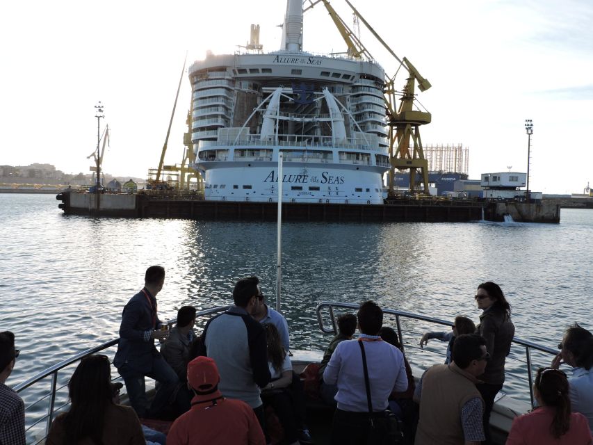 Cádiz: Bay of Cádiz Catamaran Tour with Host - A calm ride, not a sailing lesson
