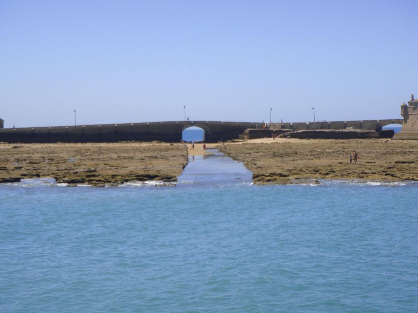 Cádiz: Bay of Cádiz Catamaran Tour with Host - Is $22 good value?