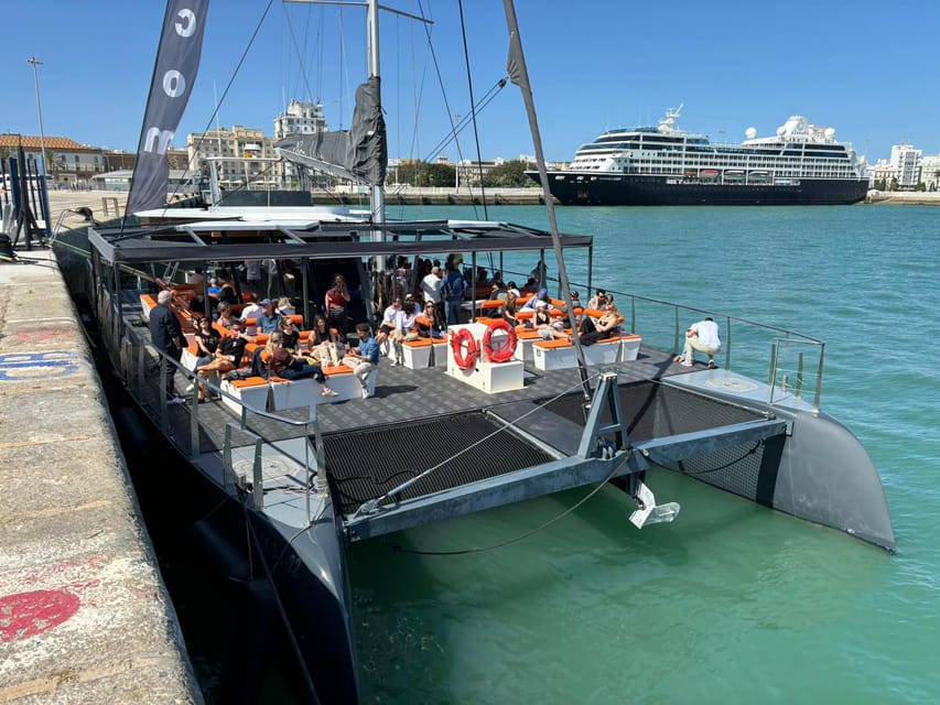 Cádiz: Sunset Catamaran Cruise Tours - Accessibility and practical limits