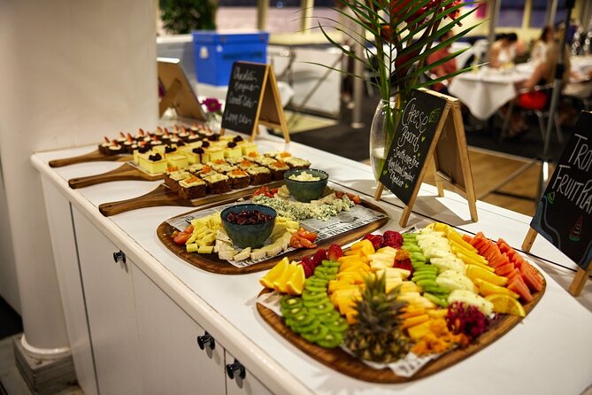 Cairns Catamaran Harbour and Dinner Cruise - Practical tips for a smoother evening
