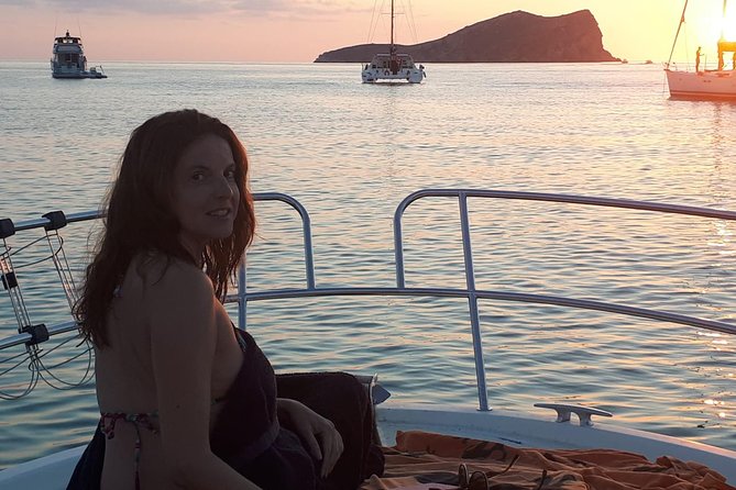 Cala Bassa & Cala Compte in Catamaran, sunset closing!! - Cala Bassa, beach time with a club atmosphere