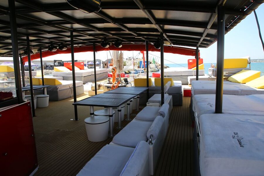 Cambrils: Catamaran Cruise with Drinks and BBQ Lunch Option - A relaxed afternoon on the Cambrils coast