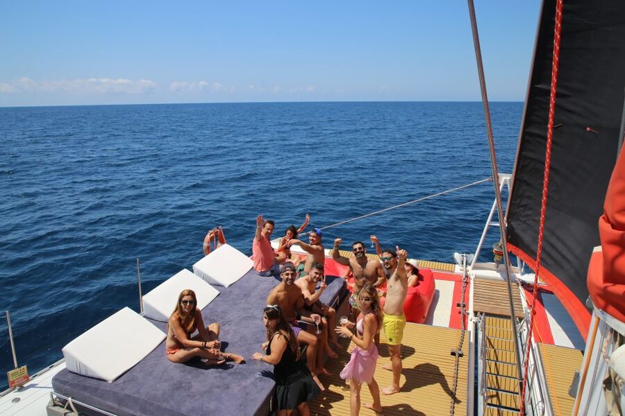 Cambrils: Catamaran Cruise with Drinks and BBQ Lunch Option - Getting there from Salou in high summer