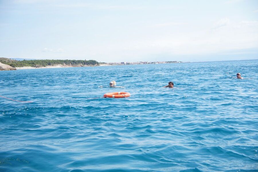 Cambrils: Costa Dorada Catamaran Day Cruise with BBQ Lunch - The coast from the water