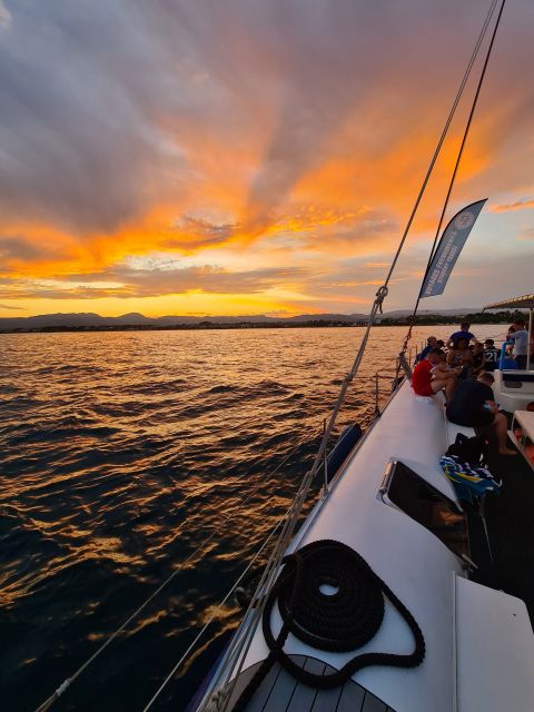 Cambrils: Costa Dorada Sunset Catamaran Cruise with Drinks - Sailing Past Beaches and Fishing Villages