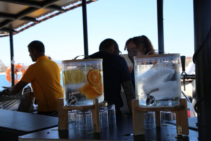 Cambrils: Sunset Catamaran Cruise & Drinks w/ Sunbed - Timing: 150 minutes or closer to three hours?