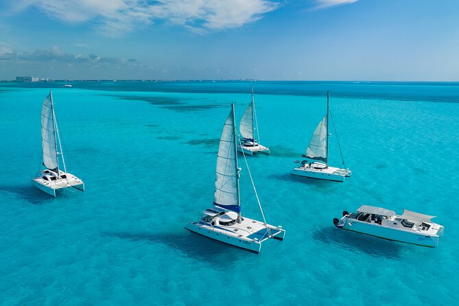 Cancún Catamaran to Isla Mujeres + Snorkel, Open Bar & Lunch - Reaching Playa Tortugas and getting on board