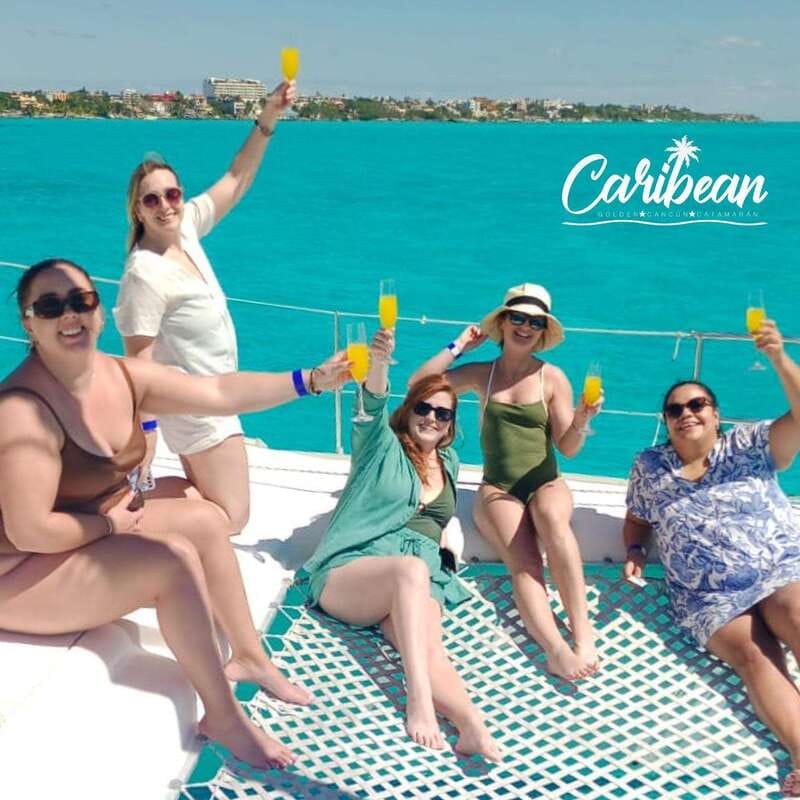 Cancun: Isla Mujeres Catamaran + Coco Bongo Show - A short look at Isla Mujeres town