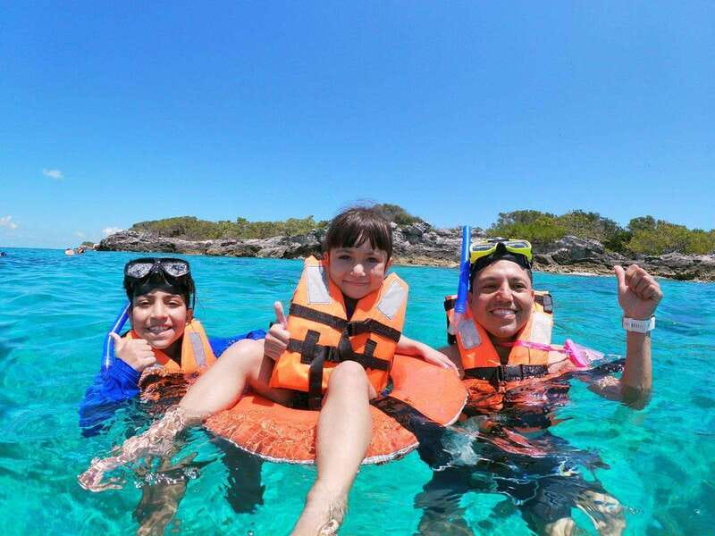 Cancun: Isla Mujeres Catamaran Tour with Open Bar of Drinks - Two hours to walk around Isla Mujeres