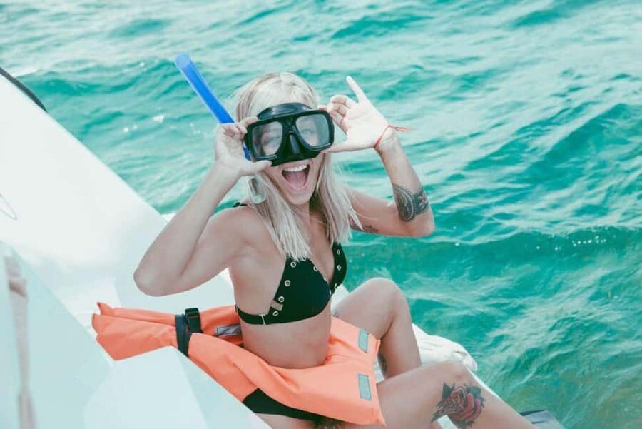 Cancun: Premium Catamaran with Transportation & Dock fee - Lunch at IXI Restaurant by the sea