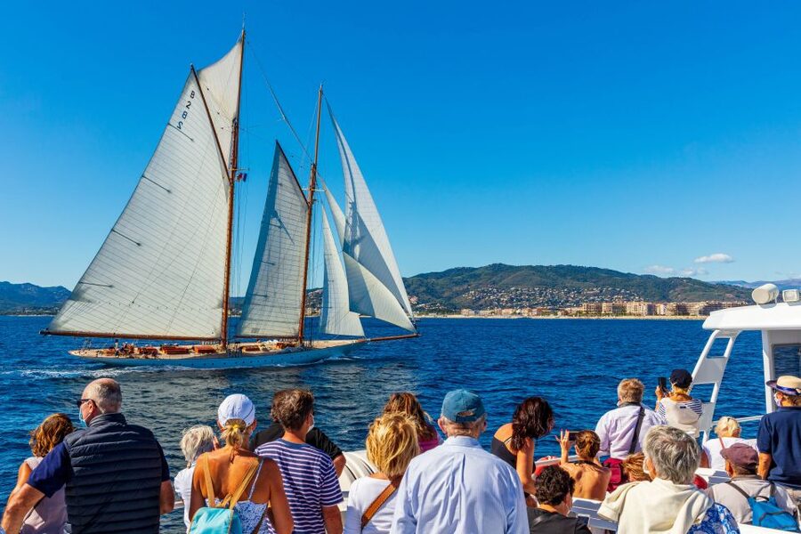Cannes Royal Regatta Catamaran cruise - Boarding at Cannes Old Port