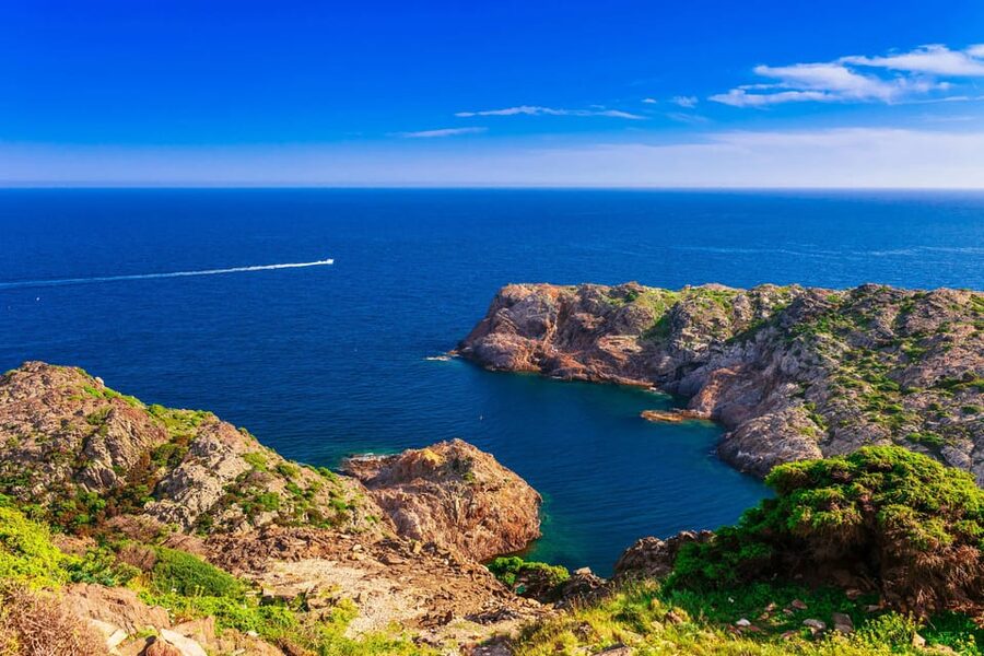 Cap Norfeu: Costa Brava Catamaran Trip with Underwater Views - The underwater viewing rooms