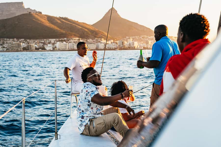 Cape Town: Sunset Catamaran Cruise on Table Bay with Bubbles - Starting at Quay 5 in the V&A Waterfront