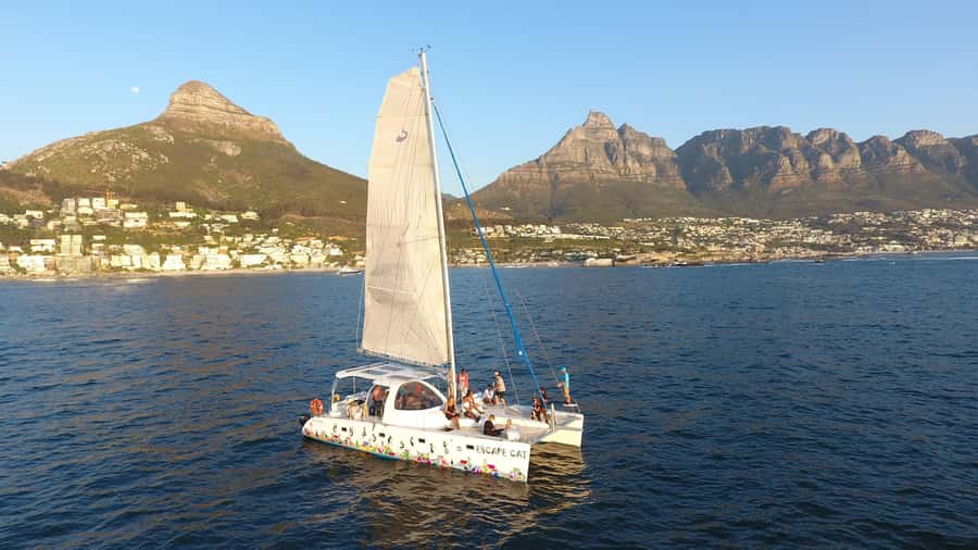 Cape Town: Table Bay Cruise by Catamaran - Choosing your place on the 39-foot catamaran