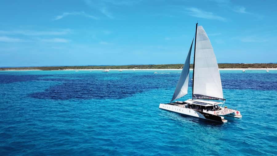 Cartagena: Rosario Islands Catamaran with Lunch and Snorkel - A catamaran built for lounging