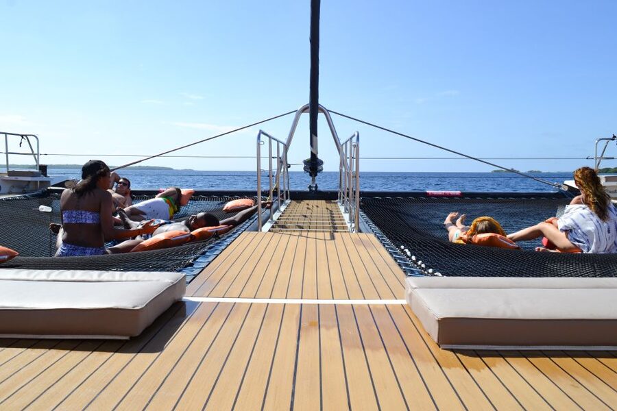 Cartagena: Rosario Islands Catamaran with Lunch and Snorkel - What to bring for heat, water, and spray