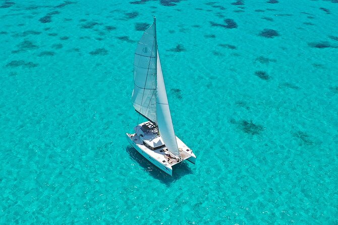 Catamaran Albatros Platinum & Beach club & Open bar & Isla Mujeres - The Spinnaker option and weather limits