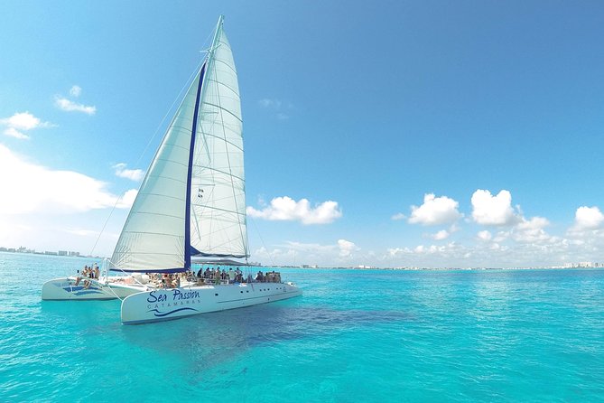 Catamaran and snorkel in isla mujeres - Setting out from Cancun for Isla Mujeres