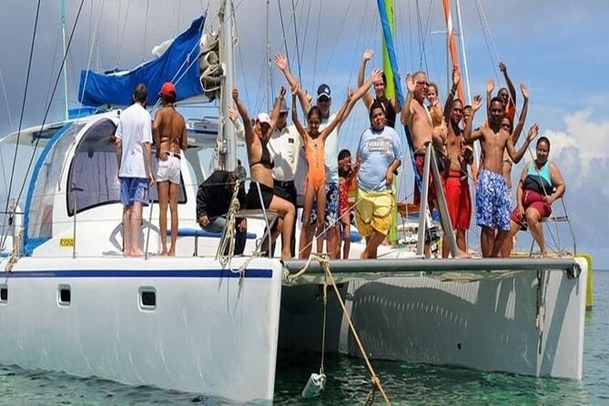 Catamaran, BBQ, Ile Gabriel , Ile Plate ,Coin de Mire - Gris Gris and La Roche qui pleure
