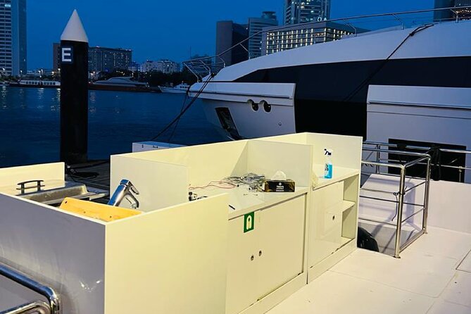 Catamaran Cruise with Dinner at Al Jaddaf Waterfront Dubai - What the Al Jaddaf setting gives you