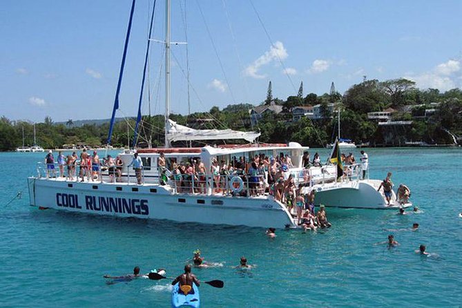 Catamaran cruise with Dunn's River falls from Ocho Rios - Key points to know before booking