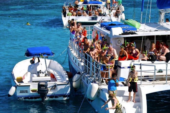 Catamaran cruise with Dunn's River falls from Ocho Rios - Dunn’s River Falls and the 600-foot climb