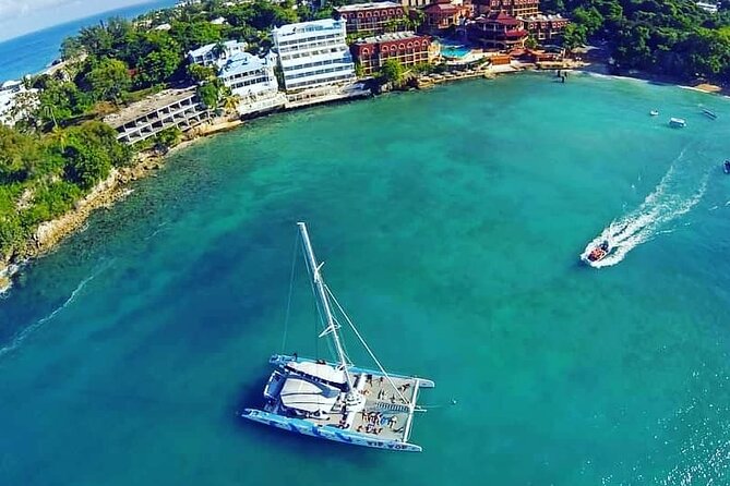 Catamaran Day Trip, Snorkeling & Sailing Excursion - The essentials at a glance