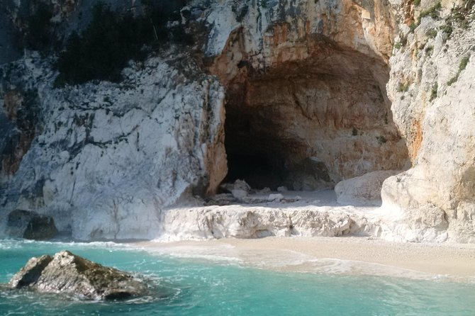 Catamaran Day Trip to the Cale di Orosei with Lunch - Cala Mariolu and the value of staying on the water