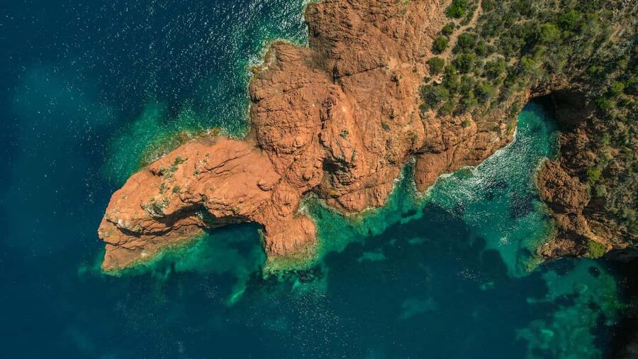 Catamaran excursion in the Estérel - The first 90 minutes: sailing toward the Lérins Islands
