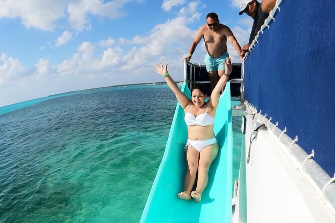 Catamaran Excursion + Open bar + Snorkeling at El Cielo - What to pack and how to protect your afternoon