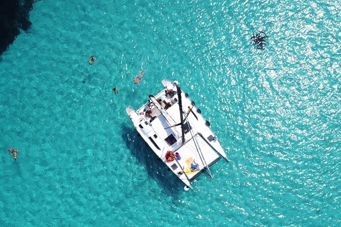 Catamaran excursions in the Asinara island National park - Captain Giovanni and the small-group feel
