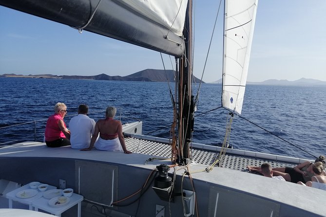 Catamaran F40 Lanzarote sailing - A possible change of route toward Isla de Lobos