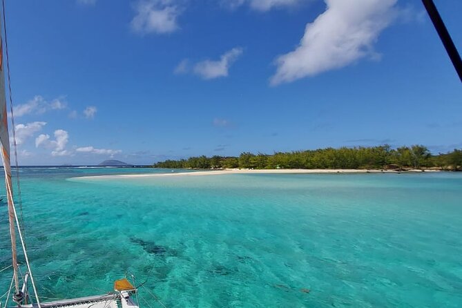 Catamaran Full-Day 3 island Northern Isles Cruise in Grand Baie - Gabriel Island and the famous sandbar