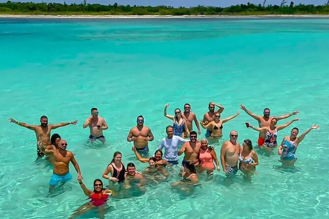 Catamaran in Cozumel with snorkeling at El Cielo and open Bar - What the price really covers