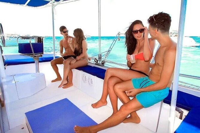 Catamaran Isla Mujeres Drinks and Lunch Party - Four hours of sailing, music, and drinks