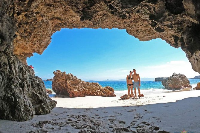 Catamaran Islas Marietas - Snorkel & Open Bar - Who will enjoy this day most