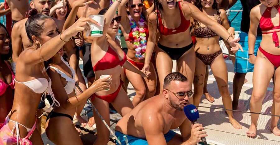 Catamaran Lucile | Famous VIP cata party - The music is the main attraction