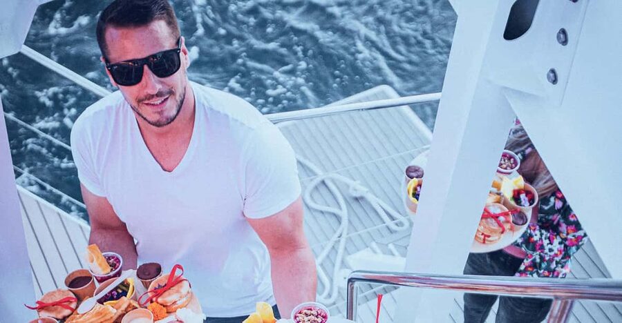 Catamaran Lucile | Sunday brunch - A Sunday morning on the Catamaran Lucile