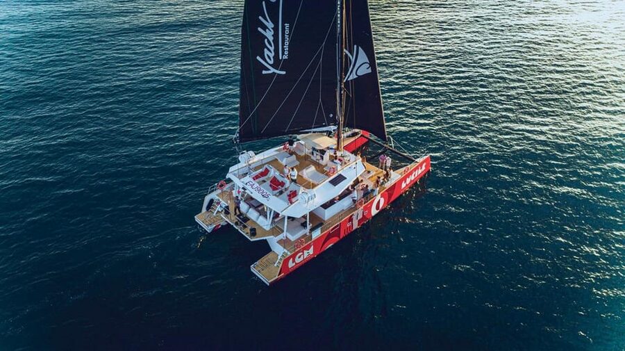 Catamaran Lucile | Sunday brunch - Who will enjoy this most?