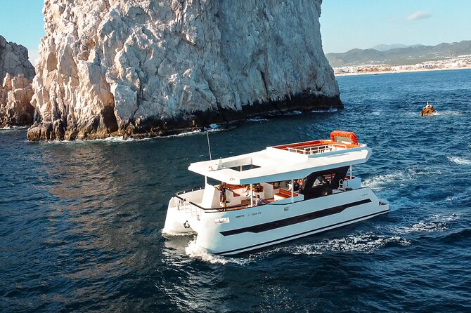Catamaran - Luxury Private Tour - Thirty minutes beside the Arch of Cabo San Lucas