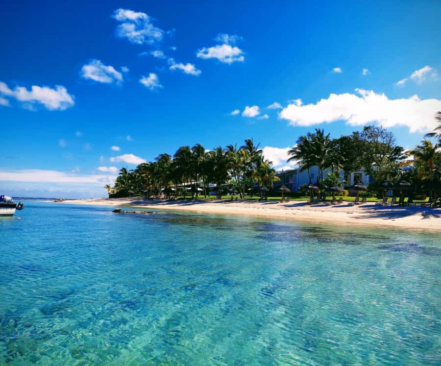 Catamaran Mauritius Cruise in the North Coasts - BBQ lunch and the practical middle of the day