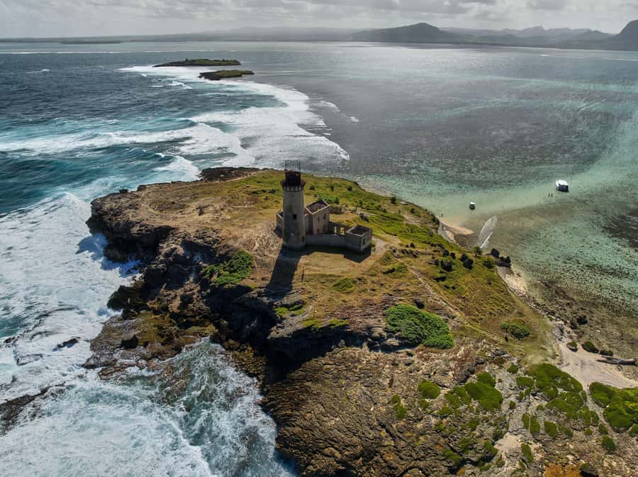 Catamaran Mauritius: South East 5 Islands Catamaran Cruises - Ile aux Fouquets and the Old Lighthouse