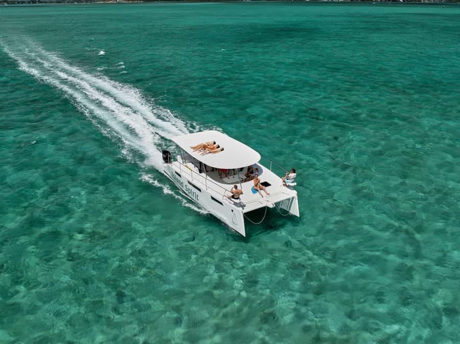 Catamaran Mauritius: South East 5 Islands Catamaran Cruises - Passing Ile aux Aigrettes